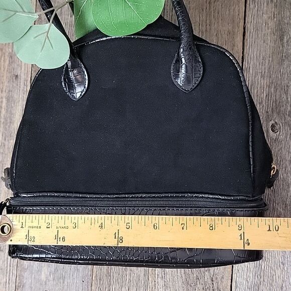 Unbranded top handle bag in faux crocodile leather - Picture 8 of 9